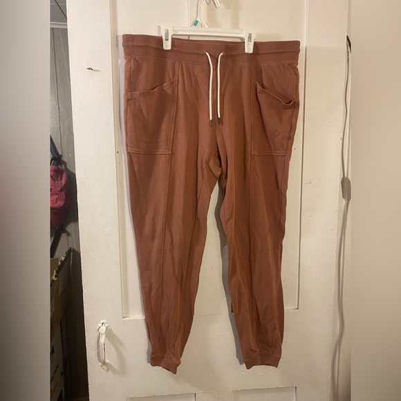 Old Navy Pants - Large Old Navy Pants